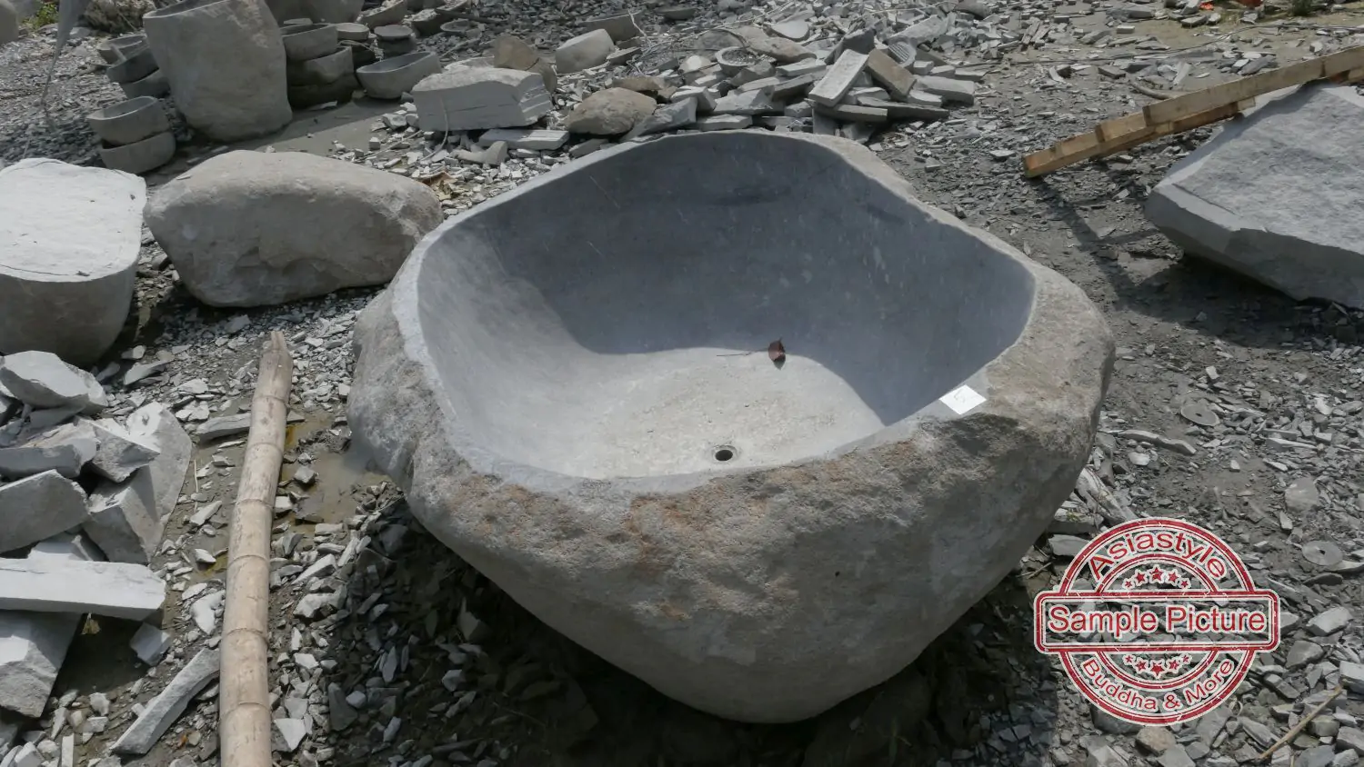  Product image 5 of the product “Riverstone basin, natural surface, polished inside. Dia approx 151-160cm Height 71-80cm ”